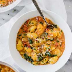 One Pot Creamy Tomato Spinach Gnocchi