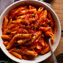 Penne Arrabbiata (Spicy Tomato Pasta)