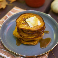 Easy Pumpkin Spice Pancakes