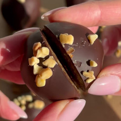 Snicker Date Balls