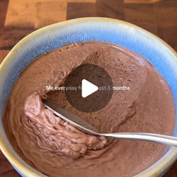 Chocolate &amp; Date Chia Pudding