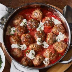 Meatballs In Tomato Sauce With Burrata And Crostini