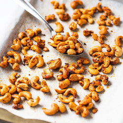 Spicy Roasted Cashews