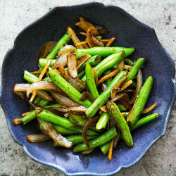 Stir Fried Green Beans With Ginger And Onions