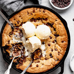 Skillet Chocolate Chip Cookie