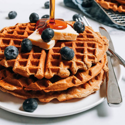 5-ingredient Vegan Protein Waffles (gluten-free)