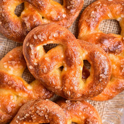 5-ingredient Keto Pretzels