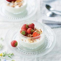 Birgittes Buttermilk Panna Cotta With Crunchy Oats And Strawberries