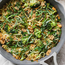 Canned Salmon Pasta With Spinach &amp; Lemon