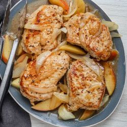 Skillet Pork Chops With Apples &amp; Onion