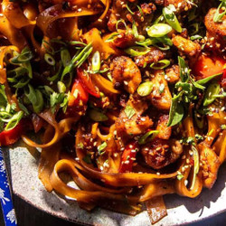 Crispy Garlic Chicken Drunken Noodles