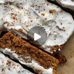 Carrot Cake Oat Bars
