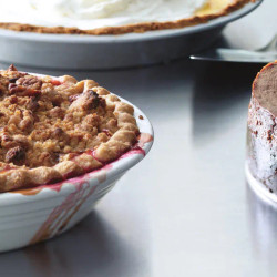 Cranberry-apple Crumble Pie