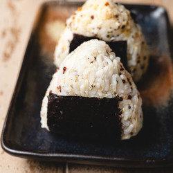 Vegan "tuna" Mayo Onigiri | ビーガンツナマヨおにぎり