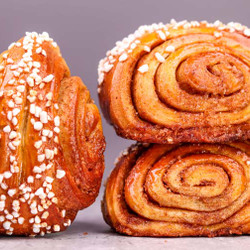 How To Make Beautiful Cardamom &amp; Cinnamon Rolls - Korvapuusti