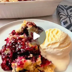 Great-grandma Dorothy's Berry Cobbler