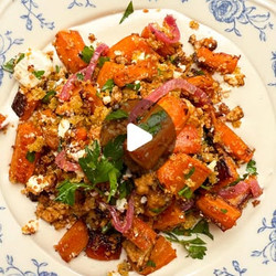 Salade De Quinoa Croustillant, Carottes Rôties, Feta &amp; Sauce Tahini