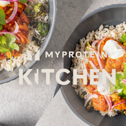 Easy Chicken Curry With Broccoli Rice | Myprotein™