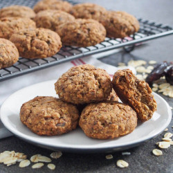 Sugar-free Oatmeal Date Cookies