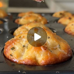 Rosemary Garlic Focaccia Muffins