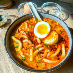 Spicy Peanut Udon Noodle Soup (10 Minutes)