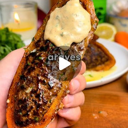 Arayes - Middle Eastern Meat-stuffed Pitas With Garlic Tahini Sauce