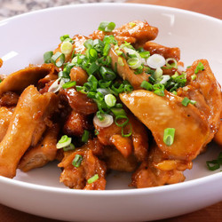 Soy Butter Pan-grilled Chicken (ganjang-beoteo Dakgui: 간장버터 닭구이)