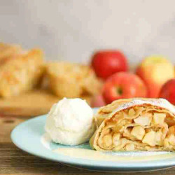 Apple Strudel (apfelstrudel)