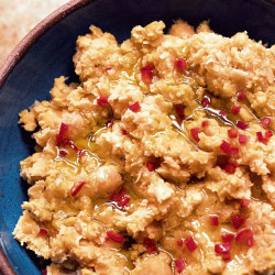 Nigella Lawson's Smashed Chickpeas With Garlic, Lemon And Chile