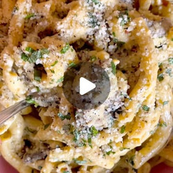 Creamy Mushroom Pesto Pasta