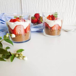 Cheesecake La Pahar Cu Fructe