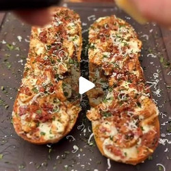 Chicken Alfredo Garlic Bread