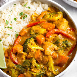 Thai Coconut Chicken Curry With Veggies