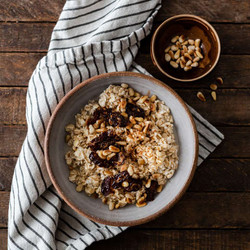 Date &amp; Pine Nut Overnight Oatmeal