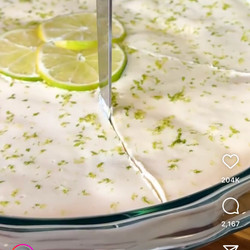 Carlota De Limon (lime Cake)