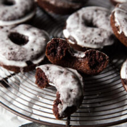 Easy Glazed Chocolate Cake Donuts