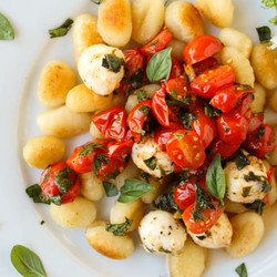 Caramelized Gnocchi With Tomatoes And Mozzarella