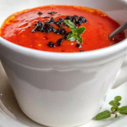 Soupe De Tomates Et Poivrons Rôtis, Ail Et Origan
