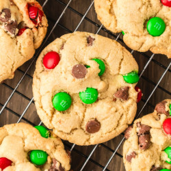 Christmas M&amp;m Chocolate Chip Cookies