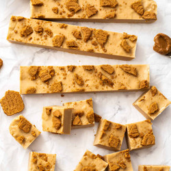 Easy Biscoff Fudge