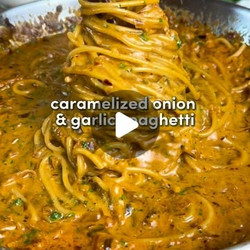 Caramelized Onion And Garlic Spaghetti