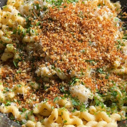 15-minute Garlic Bread Pasta
