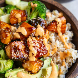 Crispy Bang Bang Salmon Bites Bowls