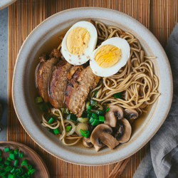 Ramen Au Poulet Et Champignon