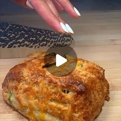 Jalapeños &amp; Cheddar Biscuits