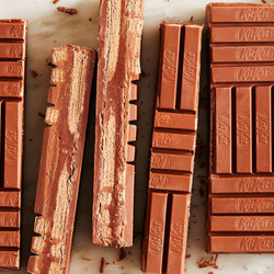 3-ingredient Kitkat Fudge Slice Recipe