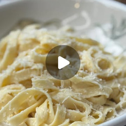 Fettuccine Alfredo