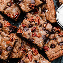 Brown Butter Blondies With Chocolate Chips &amp; Toasted Pecans