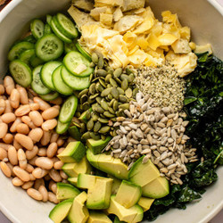 White Bean Kale Salad With Avocado And Lemon Vinaigrette