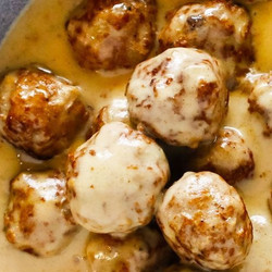Slow Cooker Swedish Meatballs